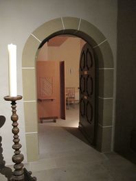 Eingang zum Raum der Versöhnung im Dom zu Fritzlar